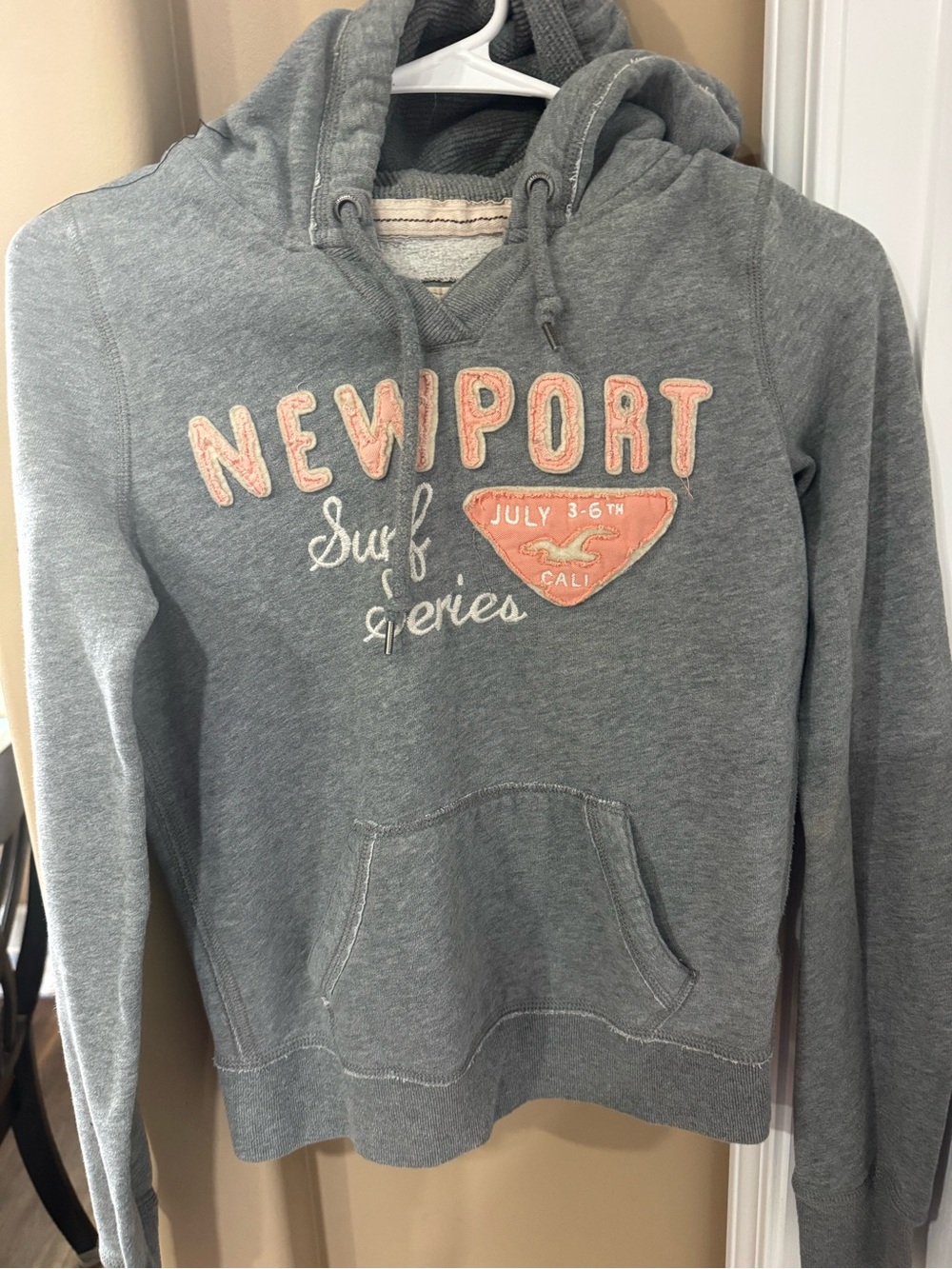 Hollister Women’s Hoodie Small - Grey with Newport patch logo (CL-1)